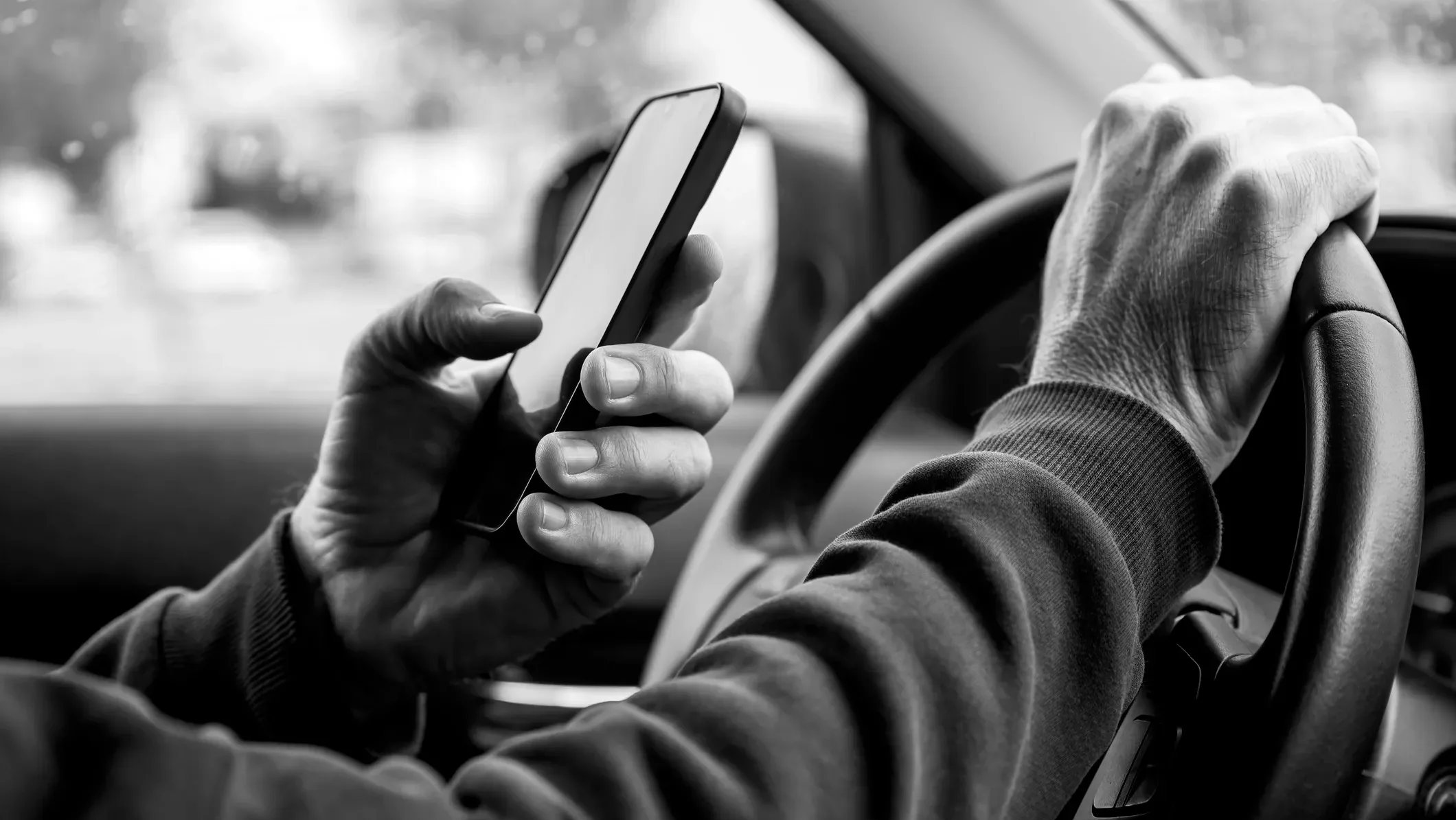 driver on cellphone